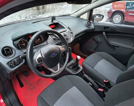 Красный Форд Фиеста, объемом двигателя 1.24 л и пробегом 227 тыс. км за 4450 $, фото 5 на Automoto.ua