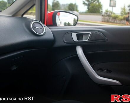 Красный Форд Фиеста, объемом двигателя 1.6 л и пробегом 197 тыс. км за 6800 $, фото 6 на Automoto.ua