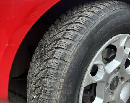 Червоний Форд Фієста, об'ємом двигуна 1.24 л та пробігом 148 тис. км за 5500 $, фото 7 на Automoto.ua