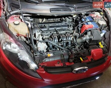 Червоний Форд Фієста, об'ємом двигуна 1.24 л та пробігом 62 тис. км за 6250 $, фото 7 на Automoto.ua