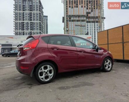 Червоний Форд Фієста, об'ємом двигуна 1.4 л та пробігом 134 тис. км за 5750 $, фото 2 на Automoto.ua