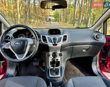 Форд Фиеста 2011 в Киеве на Automoto.ua Красный Форд Фиеста, объемом двигателя 1.4 л и пробегом 157 тыс. км за 6600 $, фото 16 на Automoto.ua