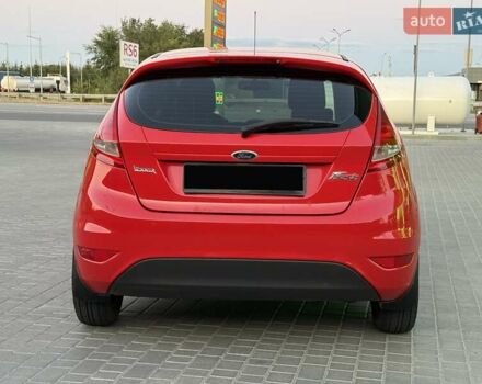 Красный Форд Фиеста, объемом двигателя 1.4 л и пробегом 153 тыс. км за 7500 $, фото 5 на Automoto.ua