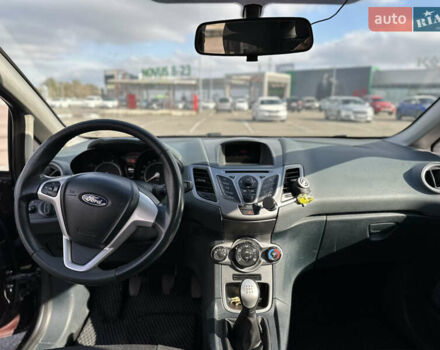 Форд Фієста 2011 у Києві на Automoto.ua Червоний Форд Фієста, об'ємом двигуна 1.24 л та пробігом 170 тис. км за 5500 $, фото 9 на Automoto.ua