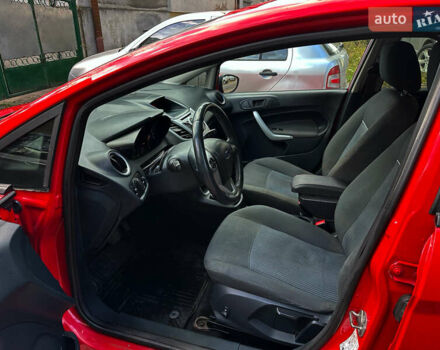 Форд Фиеста 2011 в Львове на Automoto.ua Красный Форд Фиеста, объемом двигателя 1.39 л и пробегом 118 тыс. км за 6800 $, фото 10 на Automoto.ua