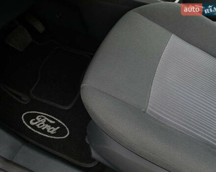 Красный Форд Фиеста, объемом двигателя 1.4 л и пробегом 65 тыс. км за 8300 $, фото 46 на Automoto.ua