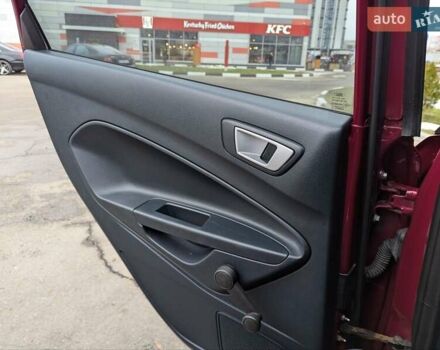 Червоний Форд Фієста, об'ємом двигуна 1.4 л та пробігом 134 тис. км за 5750 $, фото 9 на Automoto.ua