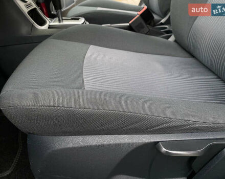 Красный Форд Фиеста, объемом двигателя 1.4 л и пробегом 65 тыс. км за 8300 $, фото 47 на Automoto.ua