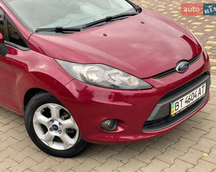 Красный Форд Фиеста, объемом двигателя 1.4 л и пробегом 65 тыс. км за 8300 $, фото 5 на Automoto.ua