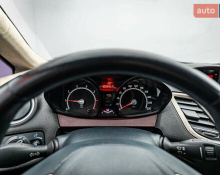 Красный Форд Фиеста, объемом двигателя 1.2 л и пробегом 186 тыс. км за 5664 $, фото 12 на Automoto.ua