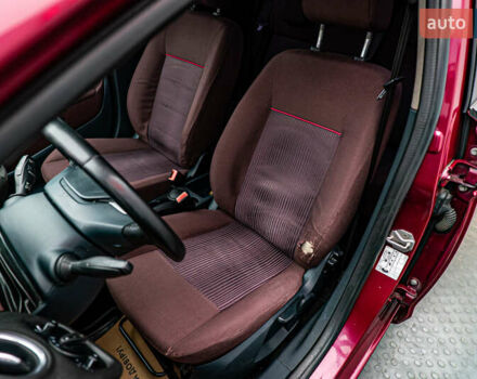 Красный Форд Фиеста, объемом двигателя 1.2 л и пробегом 186 тыс. км за 5664 $, фото 8 на Automoto.ua