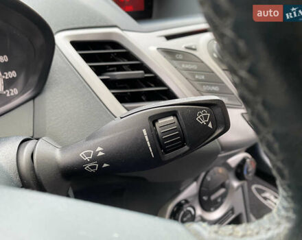 Красный Форд Фиеста, объемом двигателя 1.4 л и пробегом 65 тыс. км за 8300 $, фото 57 на Automoto.ua