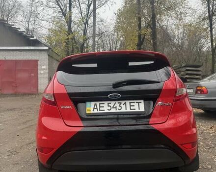 Красный Форд Фиеста, объемом двигателя 1.24 л и пробегом 148 тыс. км за 5700 $, фото 3 на Automoto.ua