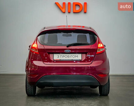 Красный Форд Фиеста, объемом двигателя 1.2 л и пробегом 186 тыс. км за 5664 $, фото 5 на Automoto.ua