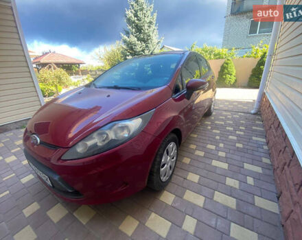 Форд Фиеста 2011 в Кременчуге на Automoto.ua Красный Форд Фиеста, объемом двигателя 1.4 л и пробегом 114 тыс. км за 7800 $, фото 2 на Automoto.ua