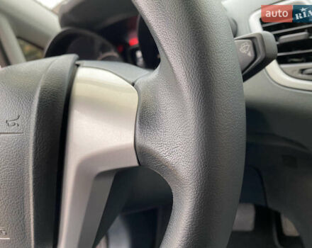 Красный Форд Фиеста, объемом двигателя 1.4 л и пробегом 65 тыс. км за 8300 $, фото 80 на Automoto.ua