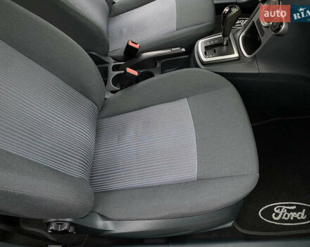 Красный Форд Фиеста, объемом двигателя 1.4 л и пробегом 65 тыс. км за 8300 $, фото 65 на Automoto.ua