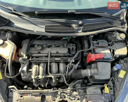 Форд Фієста 2011 у Києві на Automoto.ua Червоний Форд Фієста, об'ємом двигуна 1.24 л та пробігом 170 тис. км за 5500 $, фото 12 на Automoto.ua