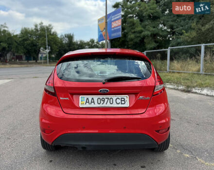 Червоний Форд Фієста, об'ємом двигуна 1.39 л та пробігом 174 тис. км за 6800 $, фото 3 на Automoto.ua