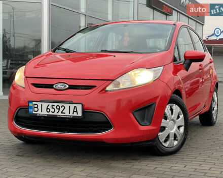 Красный Форд Фиеста, объемом двигателя 1.6 л и пробегом 237 тыс. км за 6500 $, фото 2 на Automoto.ua