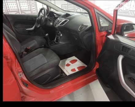 Красный Форд Фиеста, объемом двигателя 1.2 л и пробегом 129 тыс. км за 5500 $, фото 19 на Automoto.ua