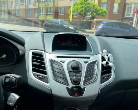 Красный Форд Фиеста, объемом двигателя 1.2 л и пробегом 129 тыс. км за 5500 $, фото 6 на Automoto.ua