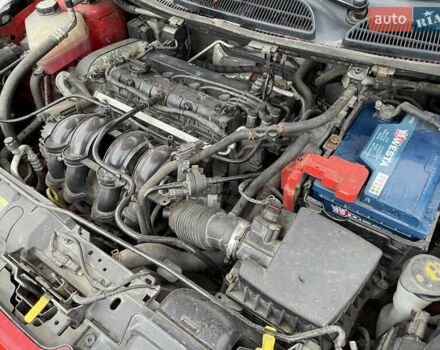 Красный Форд Фиеста, объемом двигателя 1.6 л и пробегом 237 тыс. км за 6500 $, фото 31 на Automoto.ua