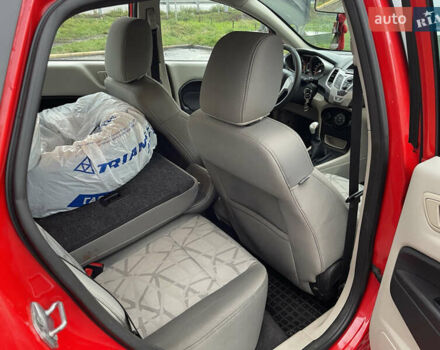 Красный Форд Фиеста, объемом двигателя 1.6 л и пробегом 237 тыс. км за 6500 $, фото 24 на Automoto.ua