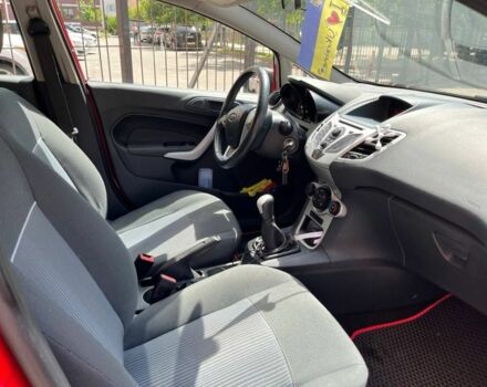 Красный Форд Фиеста, объемом двигателя 1.2 л и пробегом 129 тыс. км за 5500 $, фото 15 на Automoto.ua