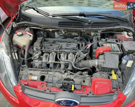 Червоний Форд Фієста, об'ємом двигуна 1.24 л та пробігом 132 тис. км за 6200 $, фото 2 на Automoto.ua