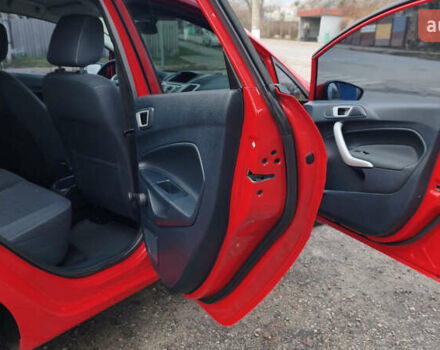 Красный Форд Фиеста, объемом двигателя 1.4 л и пробегом 193 тыс. км за 7500 $, фото 24 на Automoto.ua