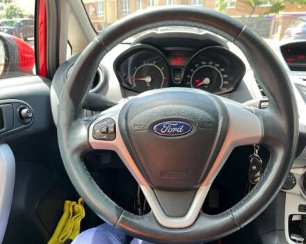 Красный Форд Фиеста, объемом двигателя 1.2 л и пробегом 129 тыс. км за 5500 $, фото 5 на Automoto.ua