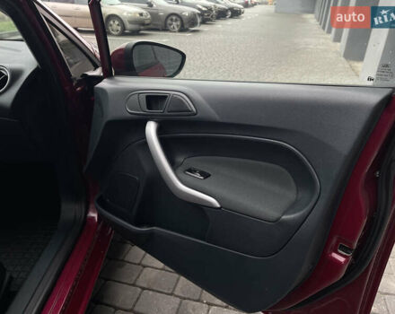 Червоний Форд Фієста, об'ємом двигуна 1.4 л та пробігом 119 тис. км за 7650 $, фото 28 на Automoto.ua