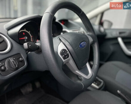 Червоний Форд Фієста, об'ємом двигуна 1.4 л та пробігом 119 тис. км за 7650 $, фото 20 на Automoto.ua