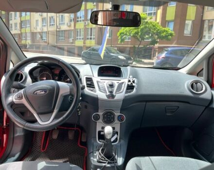 Красный Форд Фиеста, объемом двигателя 1.2 л и пробегом 129 тыс. км за 5500 $, фото 3 на Automoto.ua