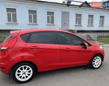 Форд Фиеста 2012 в Киеве на Automoto.ua Красный Форд Фиеста, объемом двигателя 1.39 л и пробегом 104 тыс. км за 7500 $, фото 2 на Automoto.ua