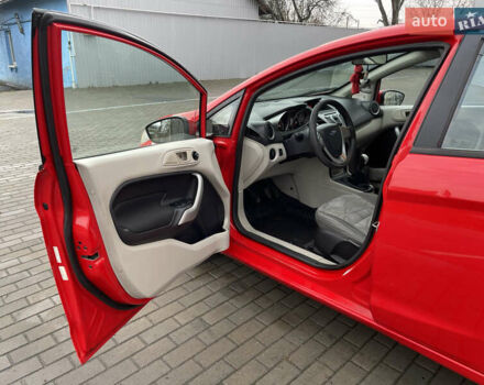 Красный Форд Фиеста, объемом двигателя 1.6 л и пробегом 237 тыс. км за 6500 $, фото 16 на Automoto.ua