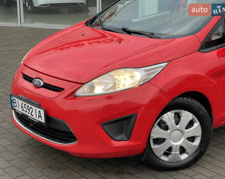Красный Форд Фиеста, объемом двигателя 1.6 л и пробегом 237 тыс. км за 6500 $, фото 3 на Automoto.ua