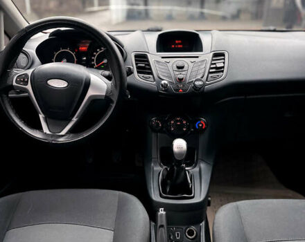 Красный Форд Фиеста, объемом двигателя 1.25 л и пробегом 213 тыс. км за 4850 $, фото 12 на Automoto.ua