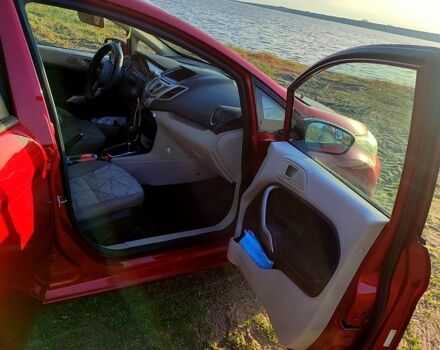 Червоний Форд Фієста, об'ємом двигуна 1.6 л та пробігом 226 тис. км за 6800 $, фото 1 на Automoto.ua