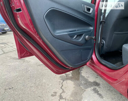 Червоний Форд Фієста, об'ємом двигуна 1.39 л та пробігом 214 тис. км за 6999 $, фото 37 на Automoto.ua