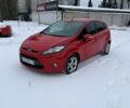 Червоний Форд Фієста, об'ємом двигуна 1.4 л та пробігом 125 тис. км за 7500 $, фото 1 на Automoto.ua