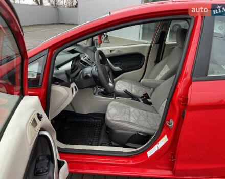 Красный Форд Фиеста, объемом двигателя 1.6 л и пробегом 237 тыс. км за 6500 $, фото 17 на Automoto.ua