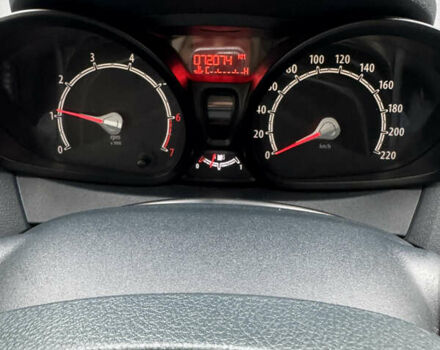 Червоний Форд Фієста, об'ємом двигуна 1.25 л та пробігом 72 тис. км за 6000 $, фото 7 на Automoto.ua