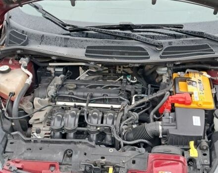 Красный Форд Фиеста, объемом двигателя 1.6 л и пробегом 156 тыс. км за 5600 $, фото 7 на Automoto.ua