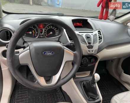 Красный Форд Фиеста, объемом двигателя 1.6 л и пробегом 237 тыс. км за 6500 $, фото 29 на Automoto.ua