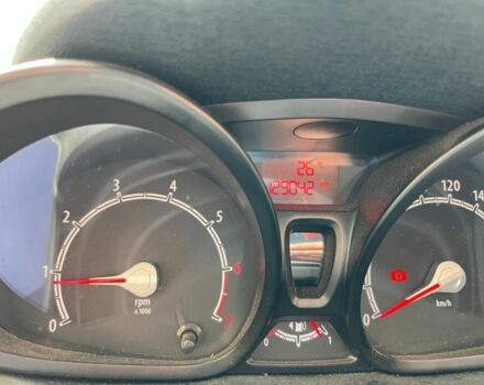 Красный Форд Фиеста, объемом двигателя 1.2 л и пробегом 129 тыс. км за 5500 $, фото 16 на Automoto.ua