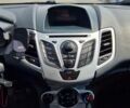 Красный Форд Фиеста, объемом двигателя 1.4 л и пробегом 201 тыс. км за 5250 $, фото 7 на Automoto.ua
