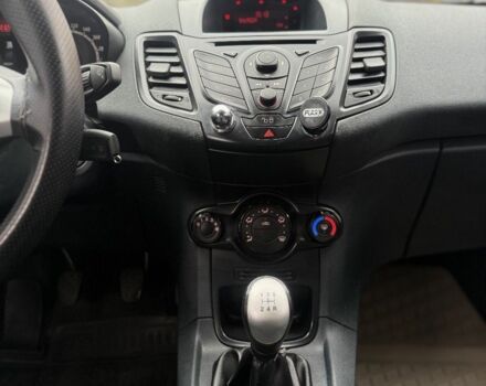 Форд Фиеста 2012 в Лубнах на Automoto.ua Красный Форд Фиеста, объемом двигателя 1.2 л и пробегом 211 тыс. км за 4399 $, фото 15 на Automoto.ua