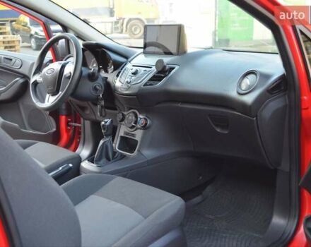 Красный Форд Фиеста, объемом двигателя 1.24 л и пробегом 189 тыс. км за 5600 $, фото 15 на Automoto.ua